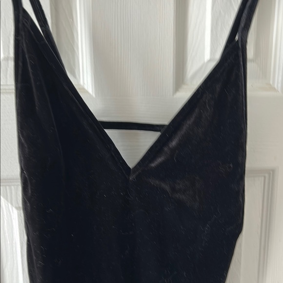 Chic Black V-Neck Dress - Picture 2 of 5